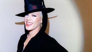 ‘Hurts 2B Human’ อัลบั้มล่าสุดของ P!nk เดบิ้วต์บน Billboard 200 ในที่อันดับ 1